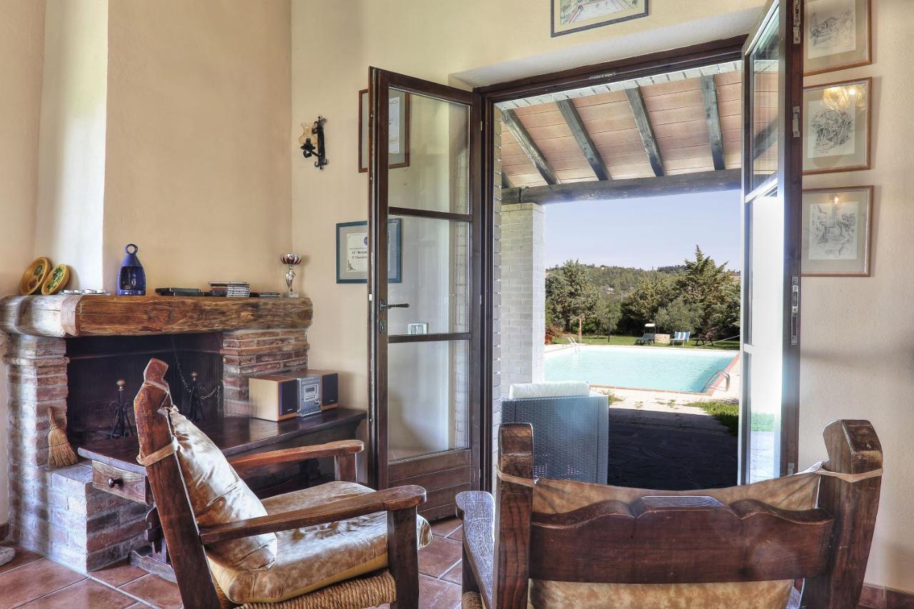 Appartamento Uva - Agriturismo Le Selvole Pomarance Kültér fotó
