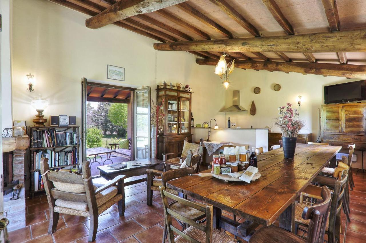Appartamento Uva - Agriturismo Le Selvole Pomarance Kültér fotó