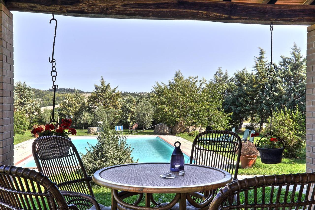 Appartamento Uva - Agriturismo Le Selvole Pomarance Kültér fotó