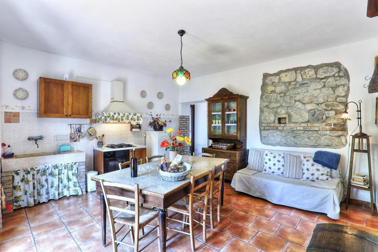 Appartamento Uva - Agriturismo Le Selvole Pomarance Kültér fotó